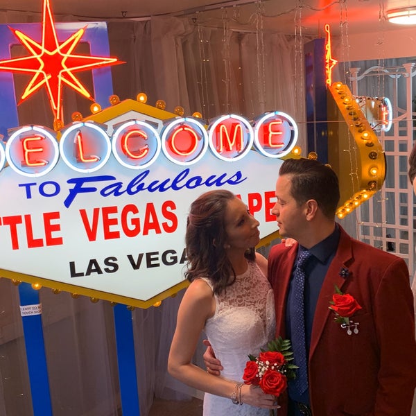 Lee más sobre el artículo ¿Cómo casarse en Las Vegas?: requisitos, trámites, consejos